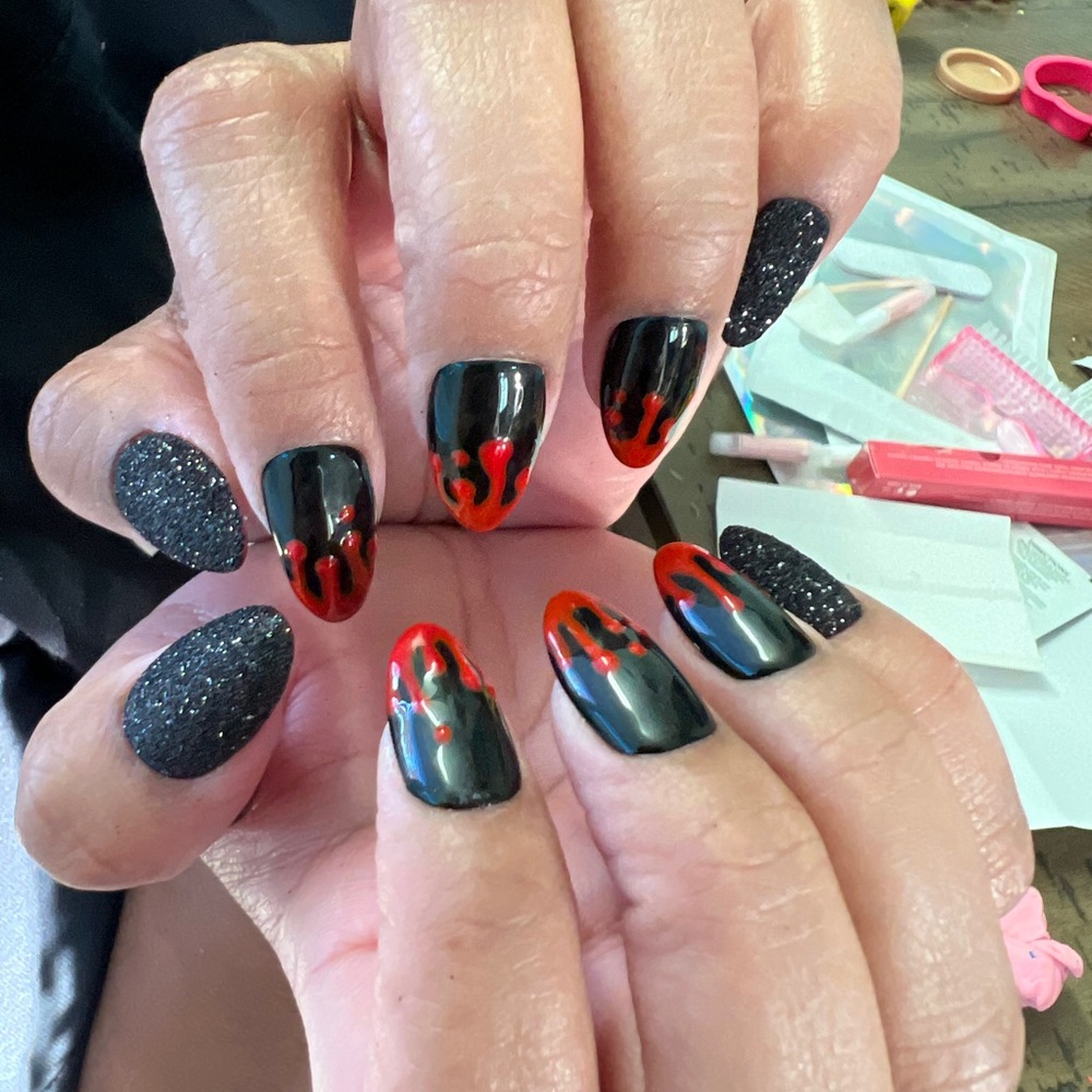 Black and Red Blood Drip hand painted handmade luxury press-on nails glitter
